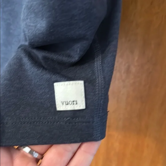 Vuori Halo Performance Crop Blue Tank Top Size M - Picture 2 of 5